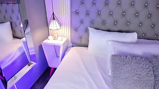 VioletthaRous online show from February 18, 10:39 pm