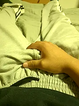 Snapshot of Miuxy chatting on December 22, 9:12 pm Miuxy online show from December 22, 9:12 pm