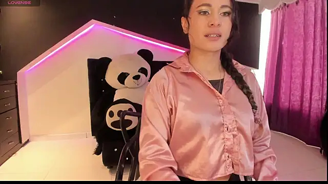 Coral Gibson online show from December 14, 1:27 pm