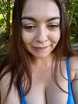 Snapshot of la_luna_sorse chatting on October 3, 12:13 pm la luna sorse online show from October 3, 12:13 pm