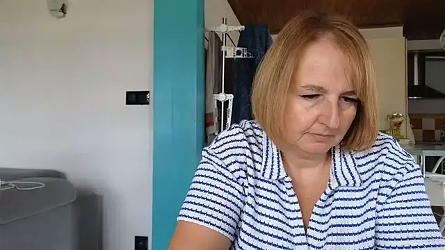 Snapshot of Sandcoq chatting on June 2, 8:27 am Sandcoq online show from June 2, 8:27 am