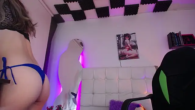 Snapshot of kaoz_36 chatting on December 18, 7:41 pm kaoz 36 online show from December 18, 7:41 pm