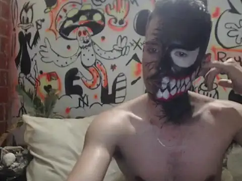 roystonee01 online show from November 1, 1:40 am