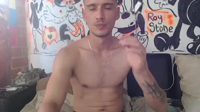 roystonee01 online show from November 29, 9:29 pm