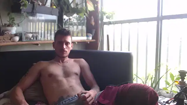 roystonee01 online show from March 9, 2:43 pm