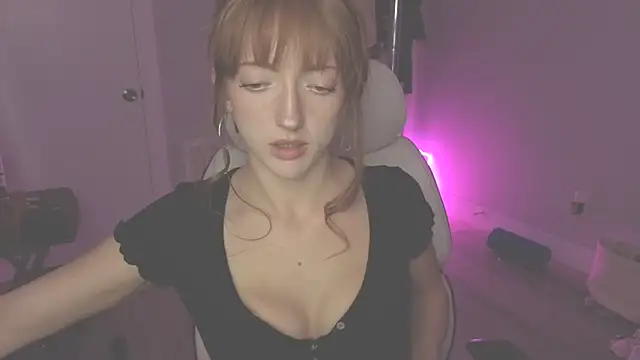 foxxyyyred online show from May 11, 8:53 am