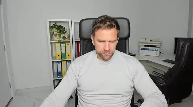 John-E-Dough online show from December 2, 5:37 am