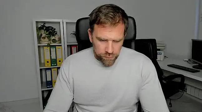 John-E-Dough online show from December 11, 8:47 am