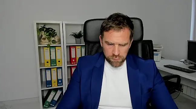 John-E-Dough online show from December 12, 8:47 am