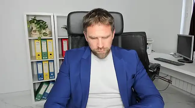 John-E-Dough online show from December 13, 8:20 am