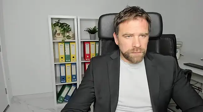 John-E-Dough online show from December 17, 5:07 am