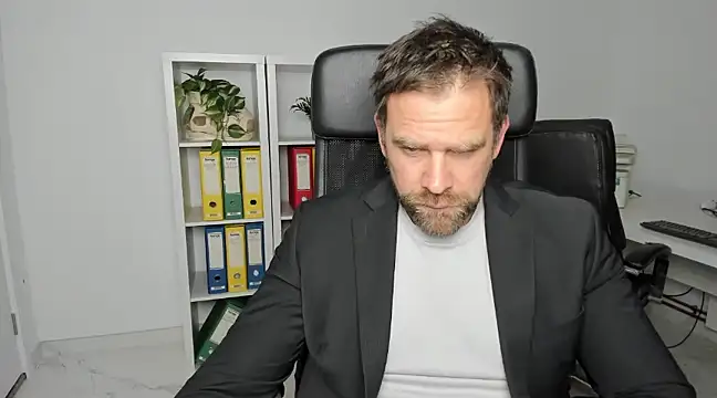 John-E-Dough online show from December 18, 3:58 am