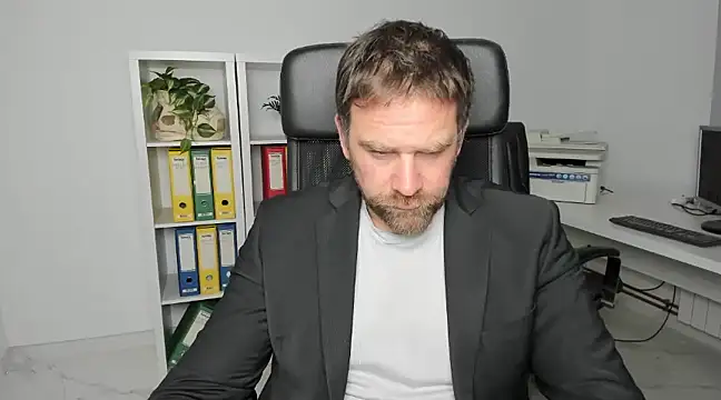 John-E-Dough online show from December 19, 4:13 am