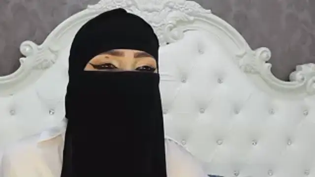 Snapshot of Hajar_Kar chatting on June 13, 5:05 am Hajar Kar online show from June 13, 5:05 am