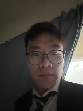 Snapshot of ex199212 chatting on December 16, 11:07 pm ex199212 online show from December 16, 11:07 pm