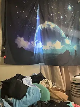 Snapshot of ex199212 chatting on February 11, 7:44 am ex199212 online show from February 11, 7:44 am