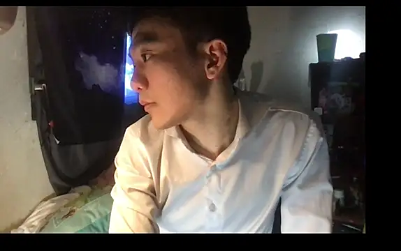 Snapshot of ex199212 chatting on February 15, 12:26 am ex199212 online show from February 15, 12:26 am