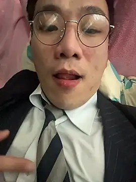 Snapshot of ex199212 chatting on February 28, 1:12 pm ex199212 online show from February 28, 1:12 pm