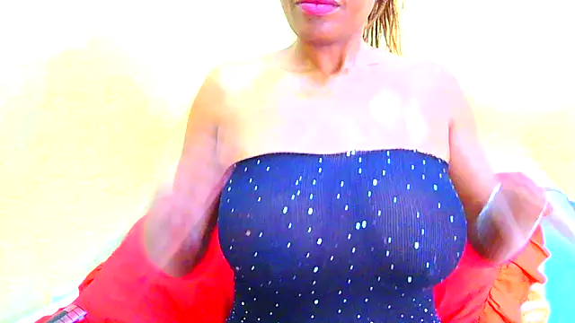 Snapshot of Mollybrookexx chatting on May 14, 10:33 am Mollybrookexx online show from May 14, 10:33 am