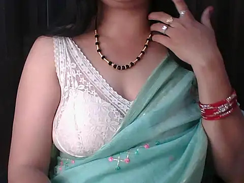 Snapshot of santurmom chatting on February 15, 5:20 pm santurmom online show from February 15, 5:20 pm