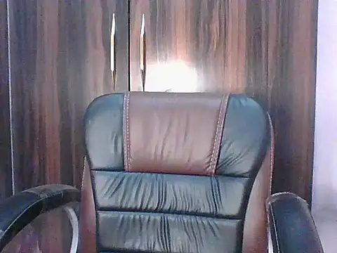 Snapshot of santurmom chatting on March 1, 5:37 pm santurmom online show from March 1, 5:37 pm