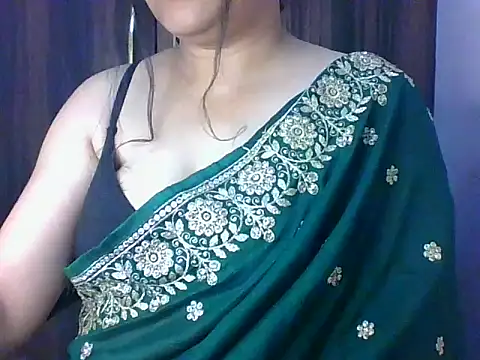 Snapshot of santurmom chatting on May 6, 5:51 pm santurmom online show from May 6, 5:51 pm