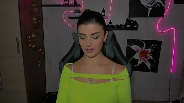 KayWuds online show from December 4, 8:56 am