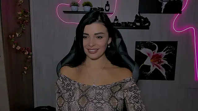 KayWuds online show from December 5, 10:44 am