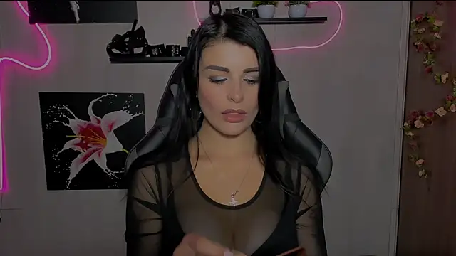 KayWuds online show from December 10, 11:11 am