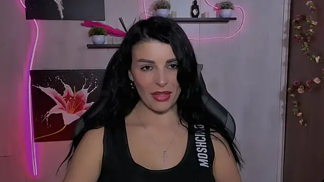 KayWuds online show from February 8, 6:12 pm