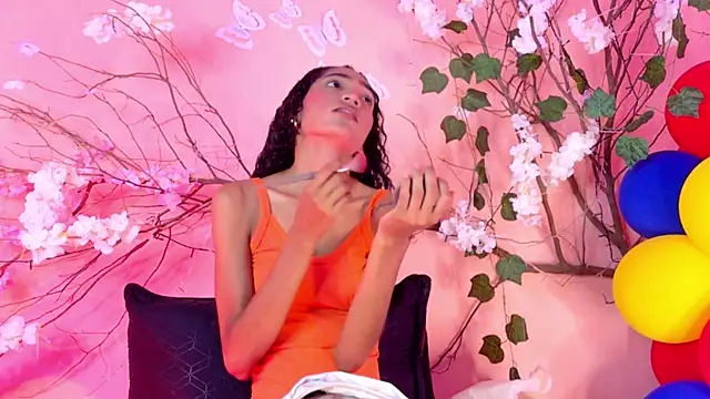 Snapshot of Charlotte_Love10 chatting on June 6, 3:28 pm Charlotte Love10 online show from June 6, 3:28 pm