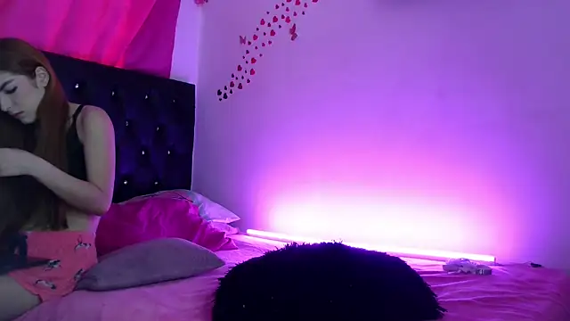 Snapshot of littleayshel chatting on November 5, 1:00 pm littleayshel online show from November 5, 1:00 pm