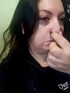 Snapshot of Veronica-Celie chatting on December 19, 12:45 pm Veronica-Celie online show from December 19, 12:45 pm