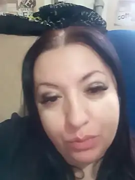 Snapshot of Veronica-Celie chatting on January 1, 11:16 am Veronica-Celie online show from January 1, 11:16 am