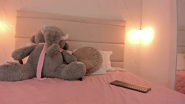 Mollymoon1 online show from January 11, 8:03 pm