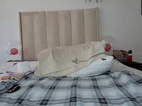 Pearl 00 online show from February 25, 10:04 am