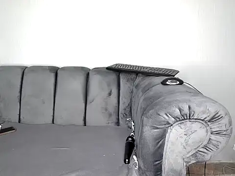 Pearl 00 online show from November 6, 9:59 pm