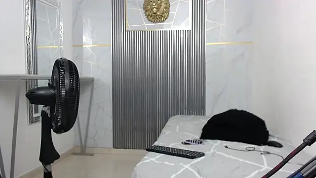 Snapshot of Celestial_Queen_ chatting on May 11, 2:45 pm Celestial Queen online show from May 11, 2:45 pm
