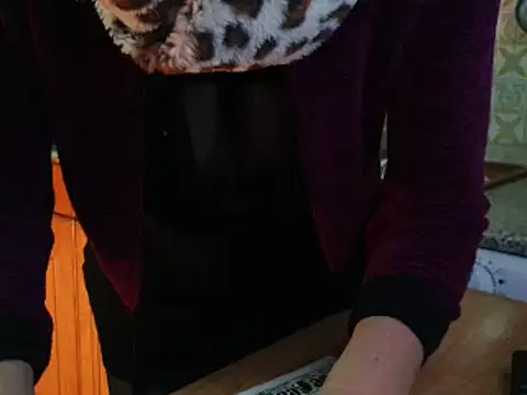 VeneRed online show from November 8, 7:08 am