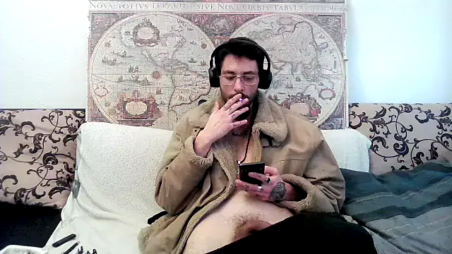 Snapshot of casualtimepassenger chatting on March 7, 6:02 am casualtimepassenger online show from March 7, 6:02 am
