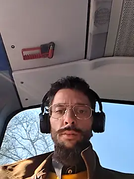 Snapshot of casualtimepassenger chatting on March 9, 10:08 am casualtimepassenger online show from March 9, 10:08 am