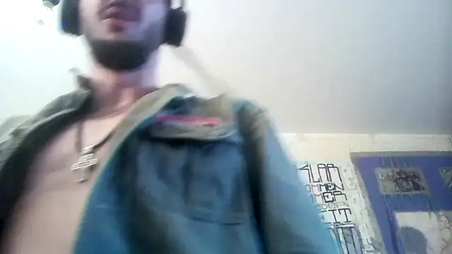 Snapshot of casualtimepassenger chatting on April 23, 5:15 pm casualtimepassenger online show from April 23, 5:15 pm