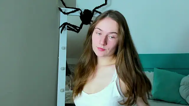 L1ittle kitty  online show from November 8, 6:35 am