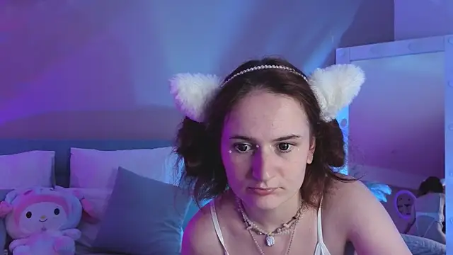 Snapshot of L1ittle_kitty_ chatting on July 6, 5:48 am L1ittle kitty online show from July 6, 5:48 am
