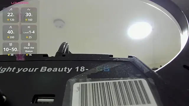 Snapshot of Cristal_Cutte chatting on November 17, 12:11 pm Cristal Cutte online show from November 17, 12:11 pm