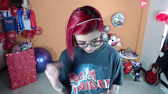 Snapshot of MissMiia2 chatting on March 13, 3:50 pm MissMiia2 online show from March 13, 3:50 pm