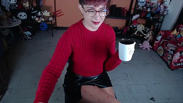 Snapshot of MissMiia2 chatting on July 9, 2:10 pm MissMiia2 online show from July 9, 2:10 pm