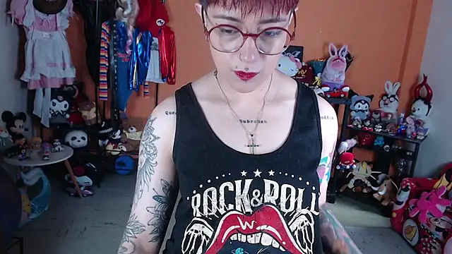 Snapshot of MissMiia2 chatting on July 11, 1:14 pm MissMiia2 online show from July 11, 1:14 pm