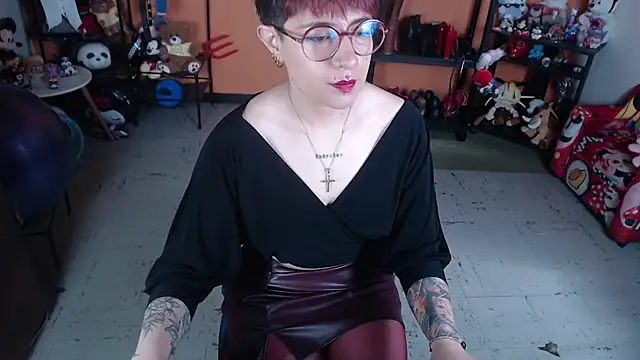 Snapshot of MissMiia2 chatting on July 23, 1:20 pm MissMiia2 online show from July 23, 1:20 pm