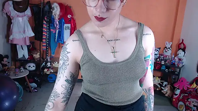 Snapshot of MissMiia2 chatting on July 27, 2:02 pm MissMiia2 online show from July 27, 2:02 pm